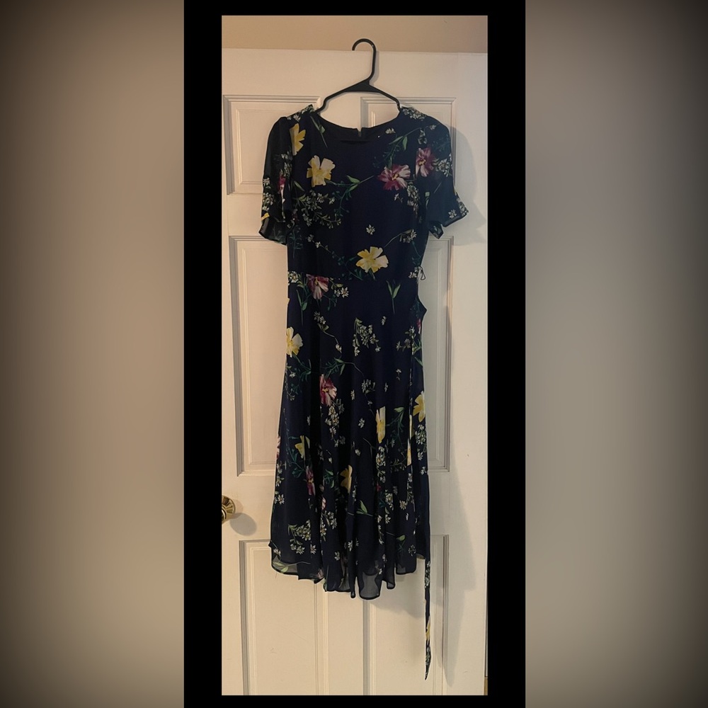 DKNY Size 6 Navy Floral Dress